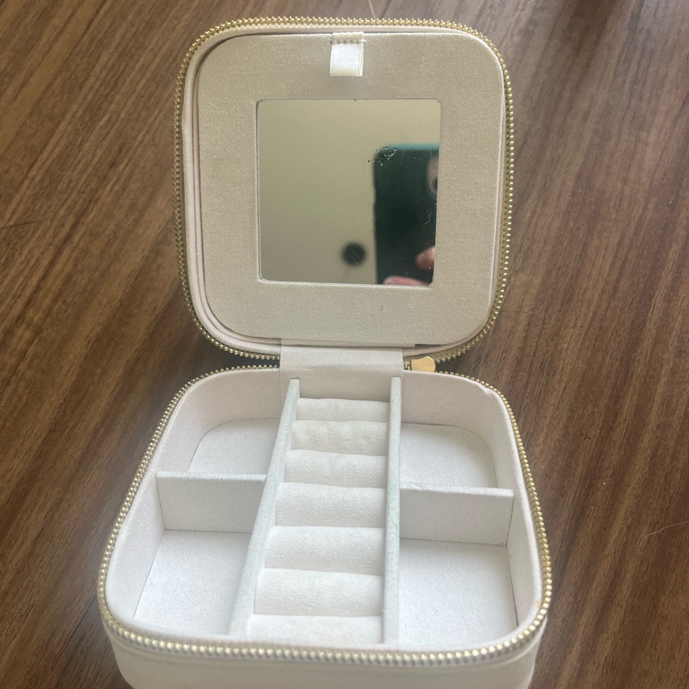 Compact White Jewelry Travel Case with Mirror